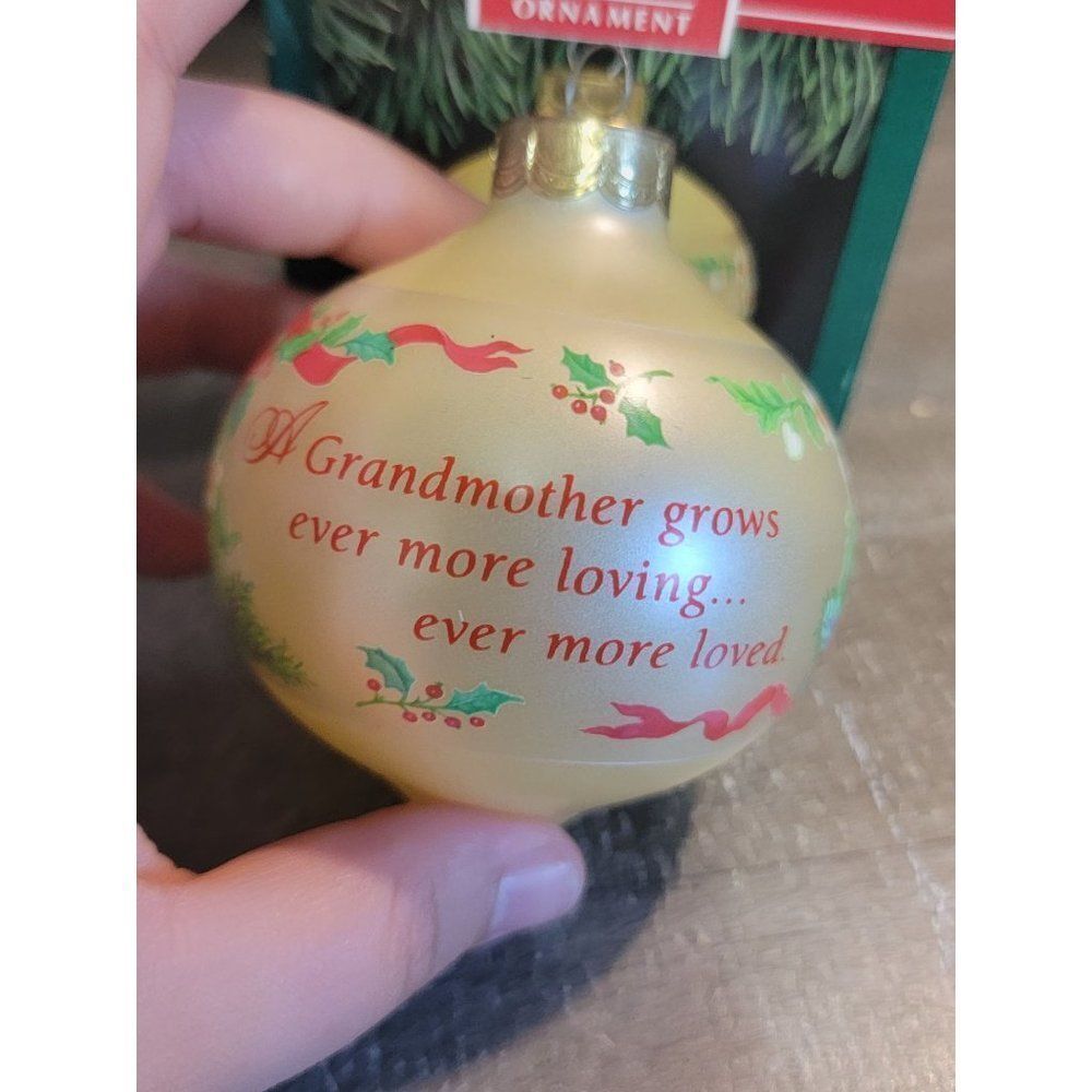 Hallmark 1991 grandmother ornament‎ Xmas Decor Floral